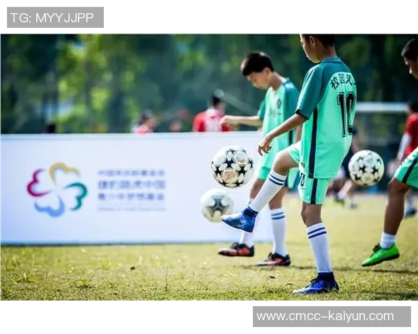 姜哲民的足球梦想与奋斗历程：从青涩少年到职业球员的成长之路